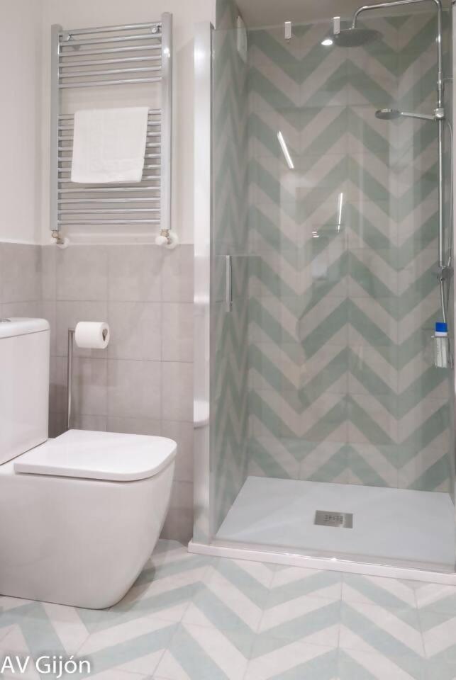 Apartamento La Playa 17 Gijon Bagian luar foto