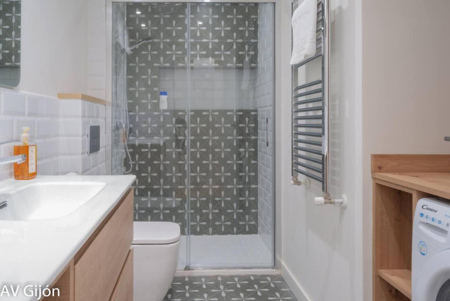 Apartamento La Playa 17 Gijon Bagian luar foto