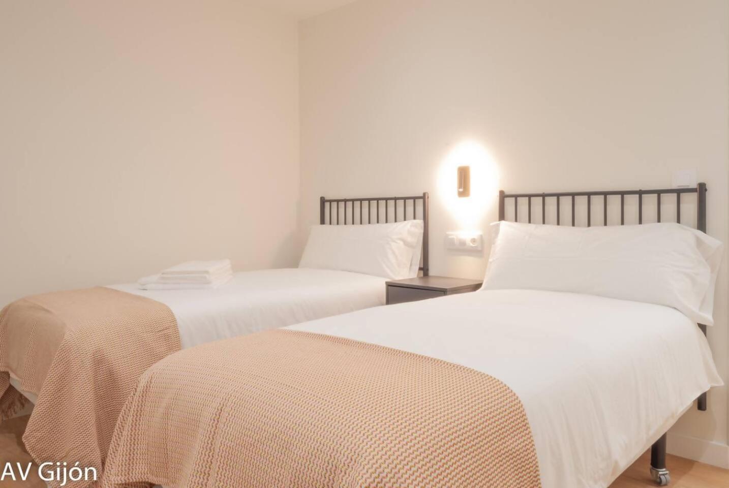 Apartamento La Playa 17 Gijon Bagian luar foto