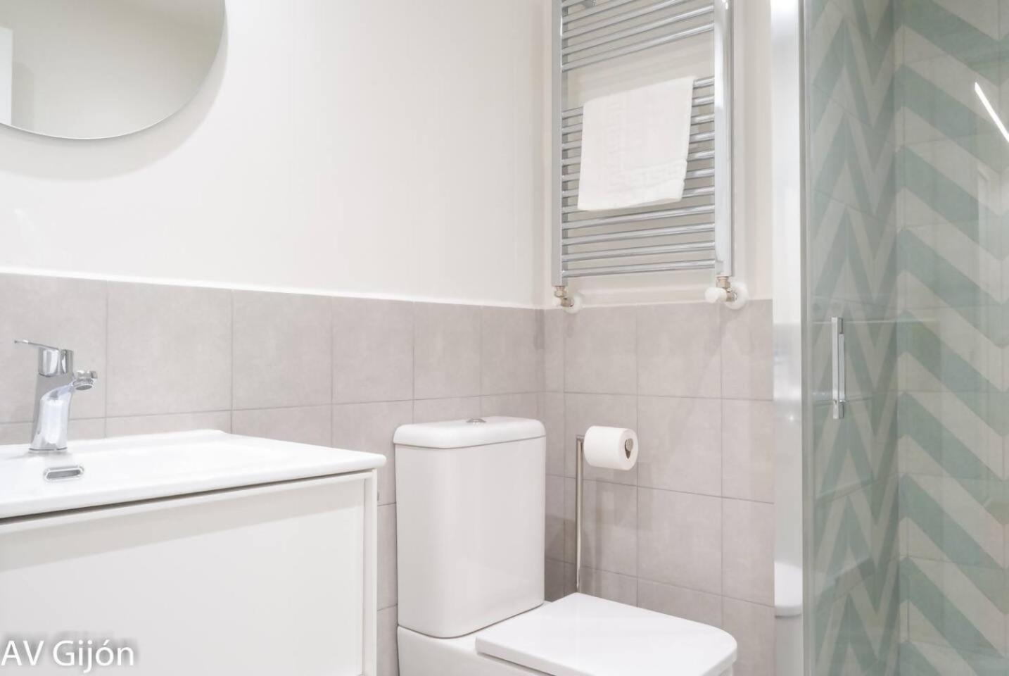 Apartamento La Playa 17 Gijon Bagian luar foto