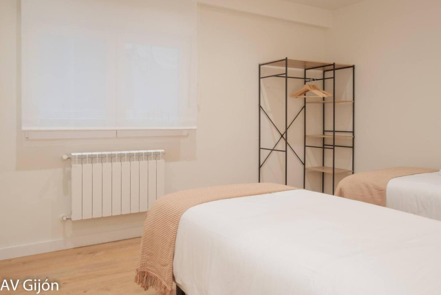 Apartamento La Playa 17 Gijon Bagian luar foto