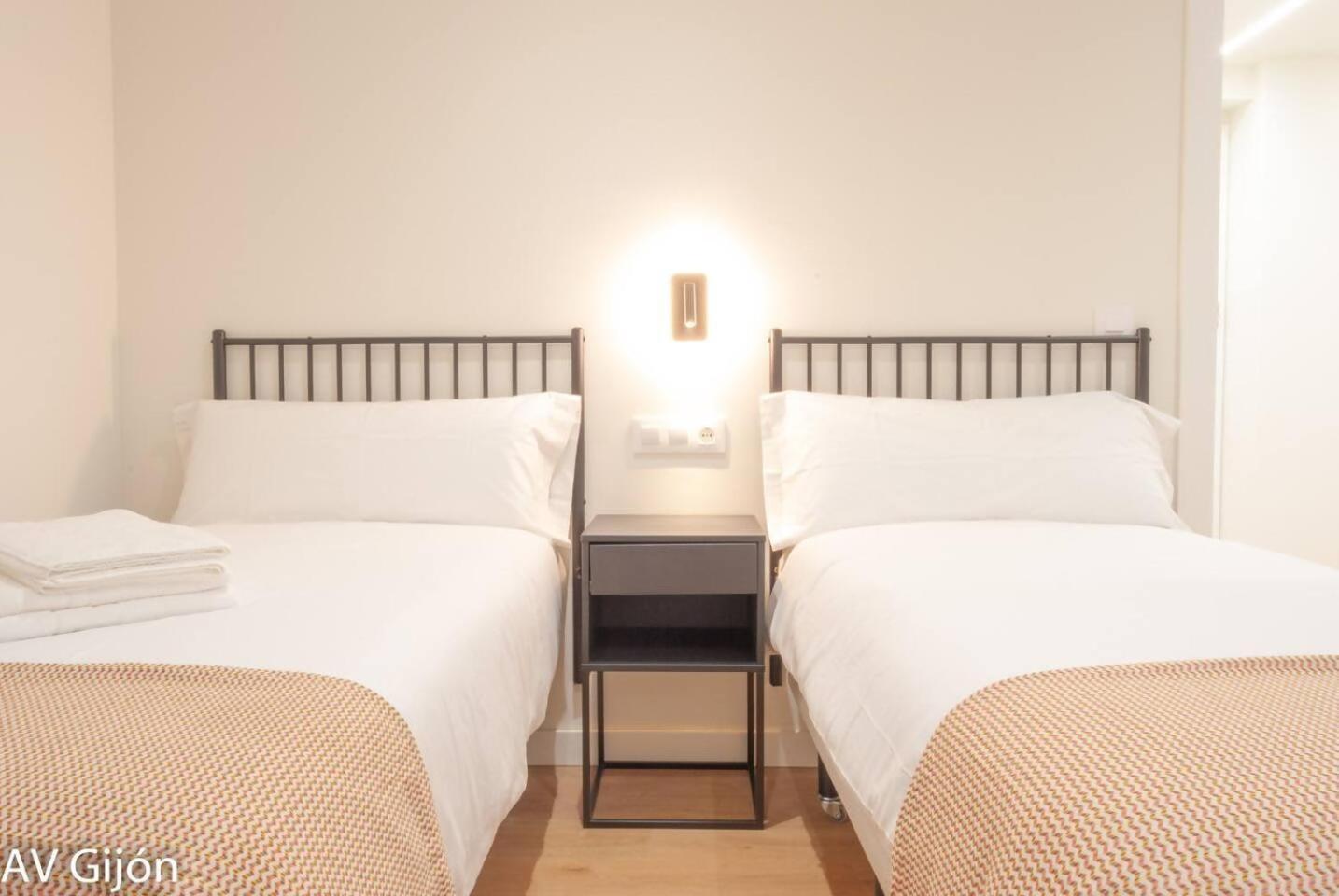 Apartamento La Playa 17 Gijon Bagian luar foto